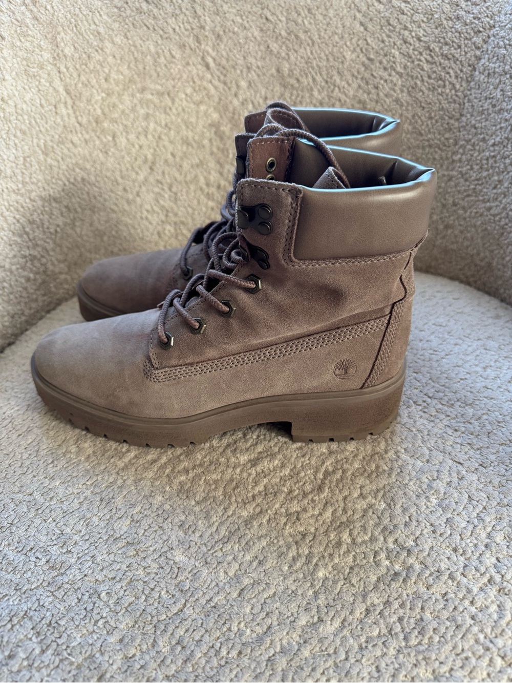Timberland Womens 8.5 Brown Gray Suede Lace Up Ankle Boots Lug Sole